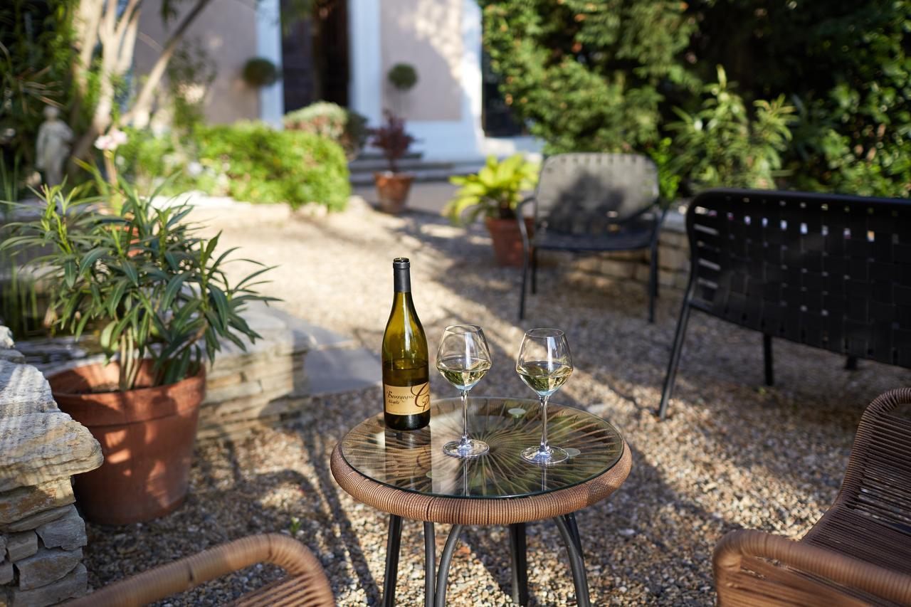 Hotel Saint-Alban Nezignan-l'Eveque ภายนอก รูปภาพ